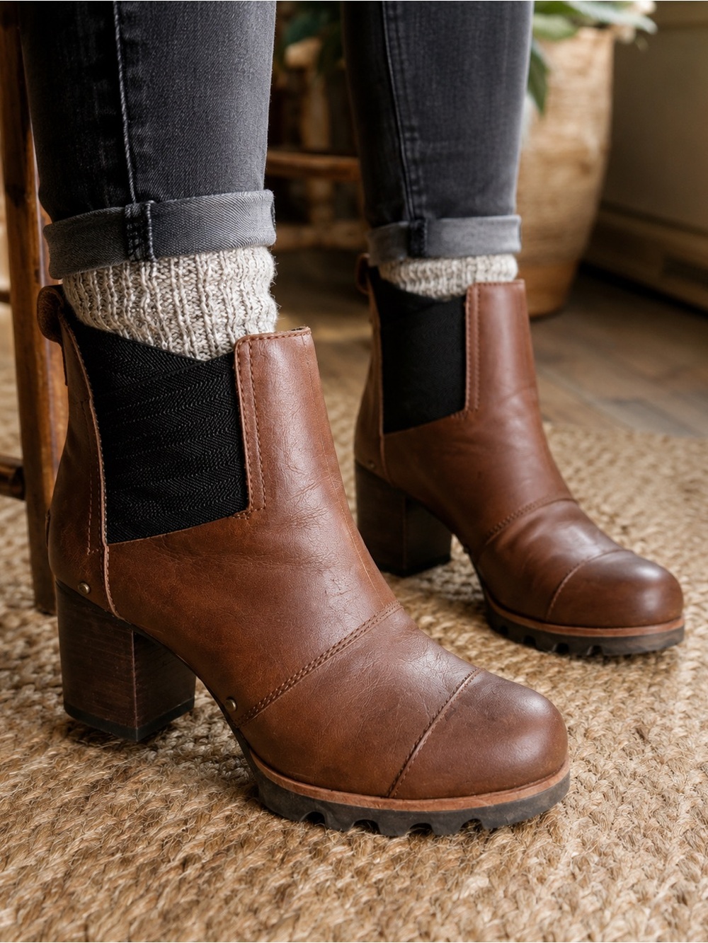 Sorel Addington Chelsea Boots Womens 7 Brown Leather Lug Sole Heeled Booties